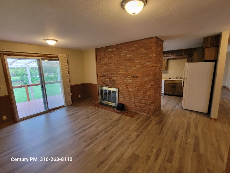 Building Photo - 9700 W 9th St N