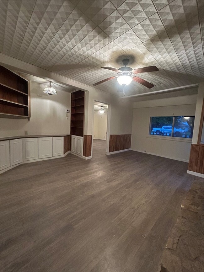 Building Photo - 2018 N Avenue H