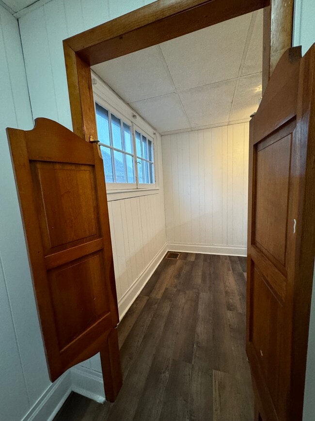 Building Photo - 1013 Downer Ave