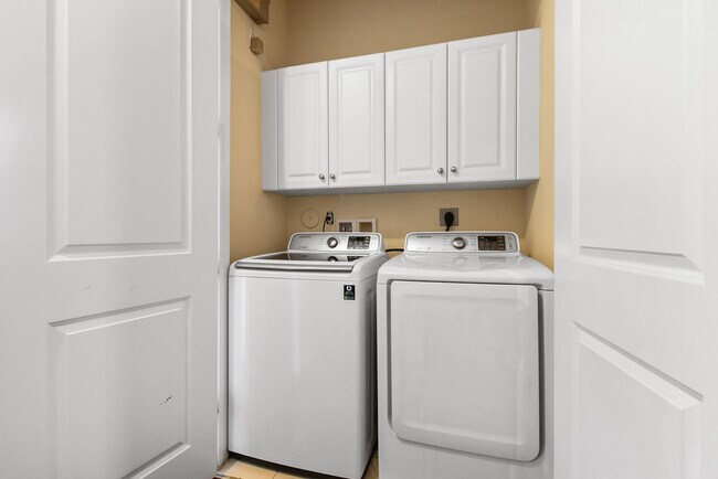 Building Photo - 25 Via Floresta Dr