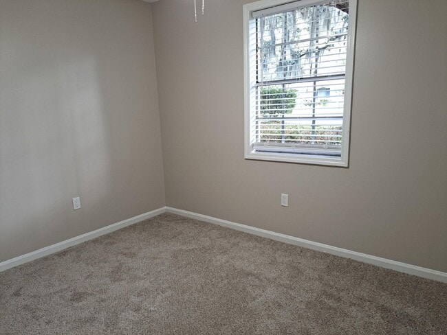 Building Photo - 9611 Dunwoody Dr