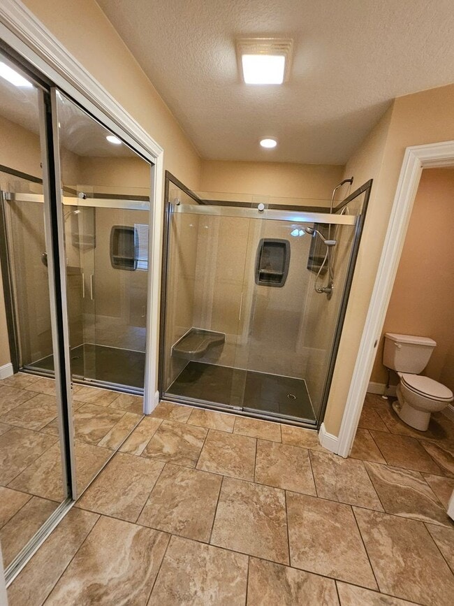 Building Photo - 3 Bedroom 2 Bath 2 Car Garage House.  Walking Distance to the Medical School