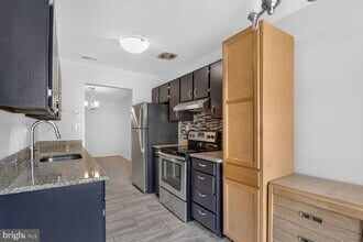 Building Photo - 9305 Bathgate Ct
