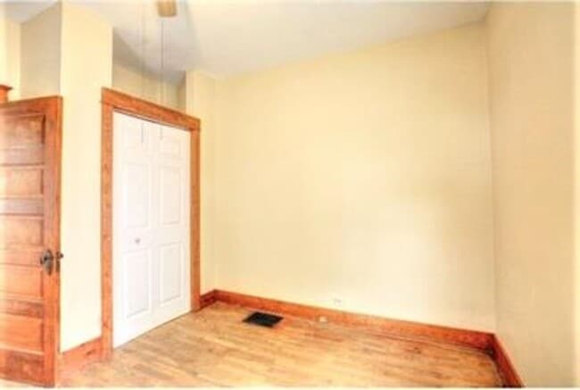 Building Photo - 1011 W Tremont St