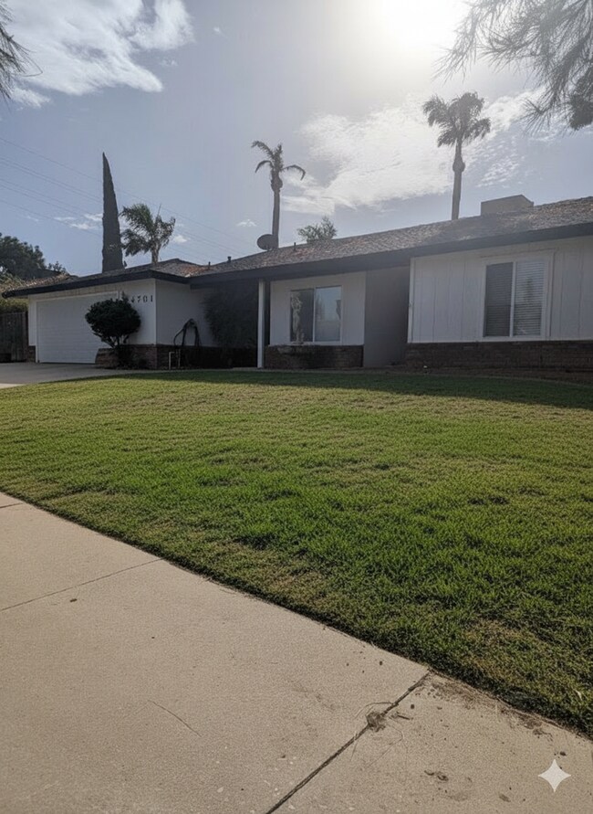 Building Photo - Beautiful 4 Bedroom House in NW Bakersfiel...