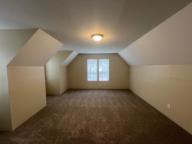 Building Photo - Welcome to Timbertop5127, a well-appointed 4-bedroom, 2.5-bath home in Charlotte, NC.