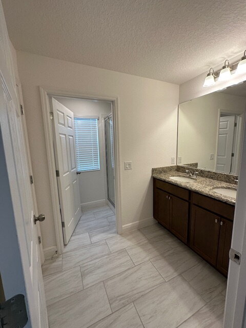 Building Photo - "Spacious Elegance in St. Cloud: 5-Bedroom...