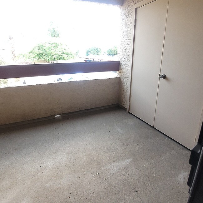 Building Photo - 3131 W Cochise Dr