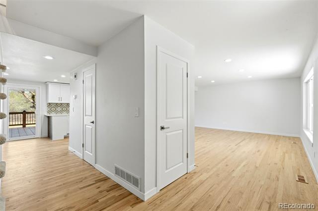 Building Photo - 6752 S Dahlia Ct