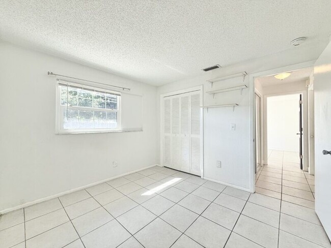 Building Photo - 2658 Sunny Breeze Ave