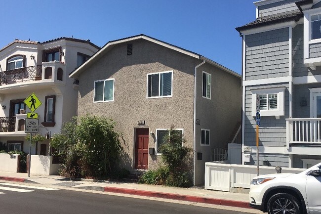 Building Photo - 2329 Hermosa Ave