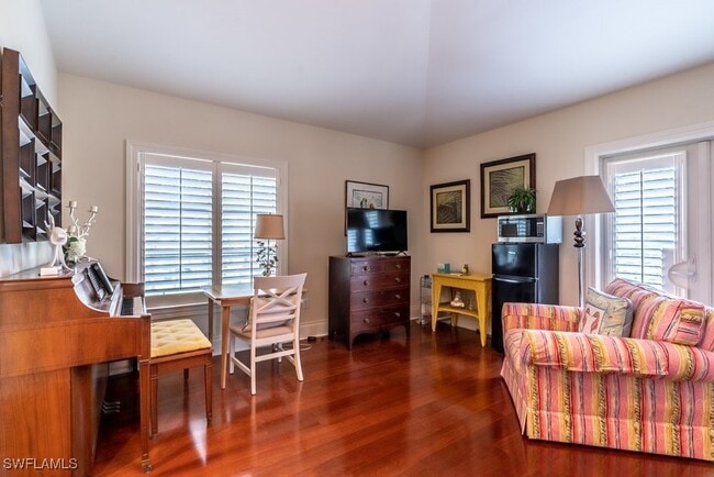 Building Photo - 300 3rd Ave S