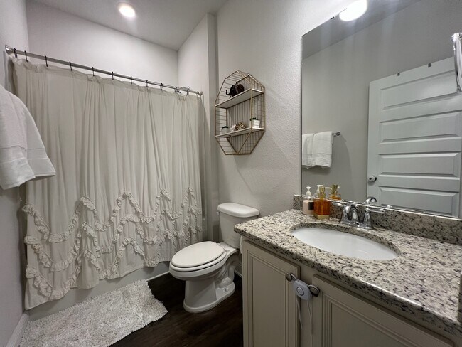 Building Photo - 8026 Burnside Lp