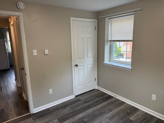 Building Photo - Souderton renovated First floor 2 bedroom ...