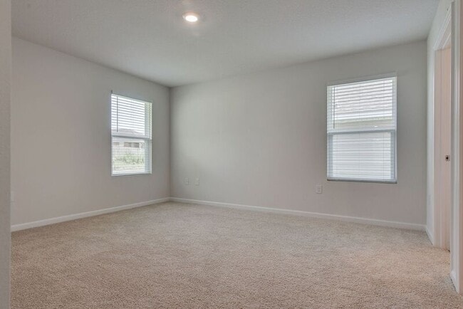 Building Photo - 5719 Guinevere Ln