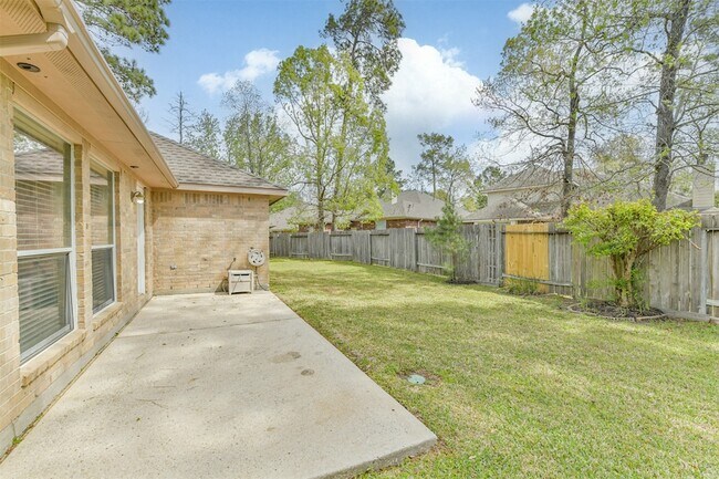 Building Photo - 7 Heron Hollow Ct