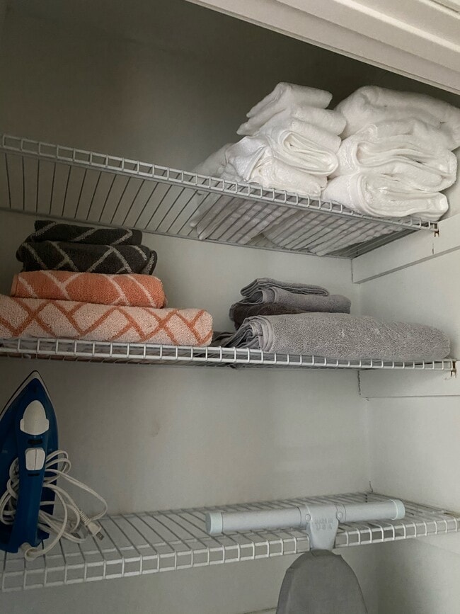 Hall Closet - 364 Argus Cir NW