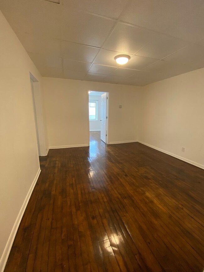 Building Photo - 757 E Warrington Ave