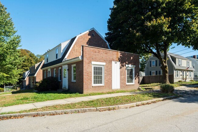 Building Photo - 80 Concord Way