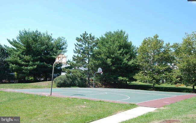 Building Photo - 18324 Streamside Dr