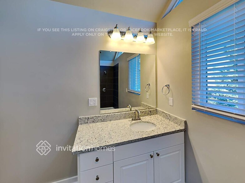 Building Photo - 11001 Needles Ct