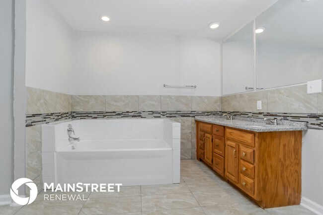 Building Photo - 12712 10th St