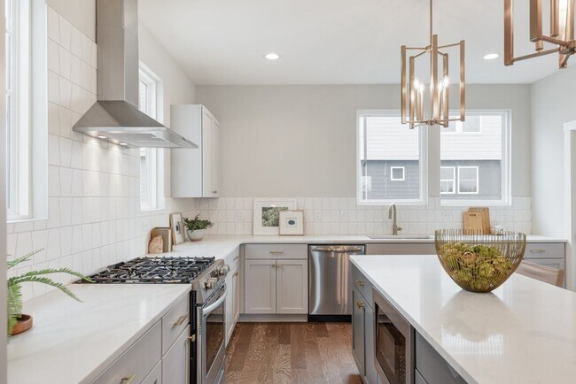 Building Photo - Welcome to The Becanni in Charlotte Park!