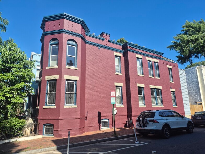 Building Photo - 1429 G St NE