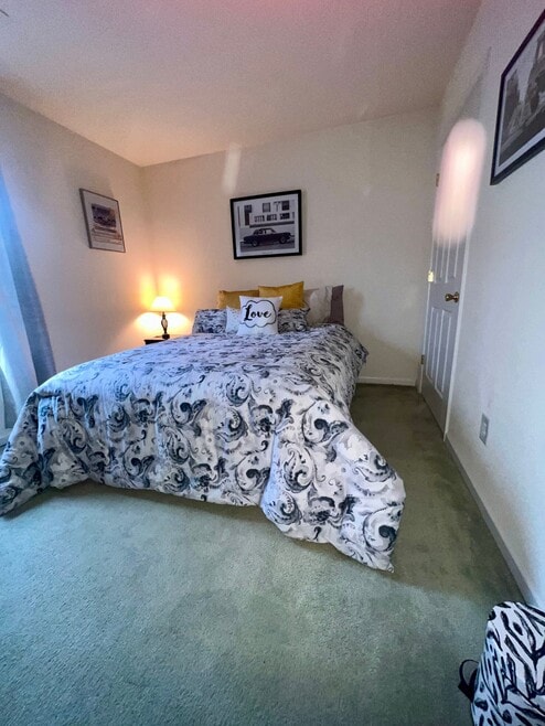 Building Photo - 4420 Eaves Ln