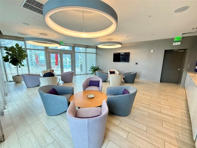 Building Photo - 1100S S Miami Ave