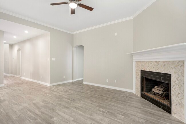 Building Photo - 28243 Chalet Park Dr