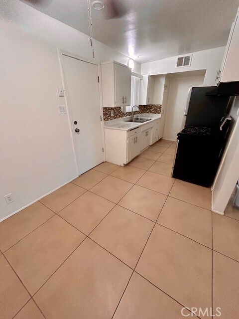 Building Photo - 37111 Cathedral Canyon Dr