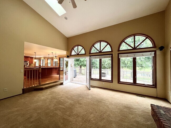 Building Photo - Golf Course Home in Mill Creek!