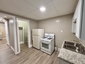 Building Photo - 1378-1382 Dewey Ave &amp; 304-310 Clay Ave