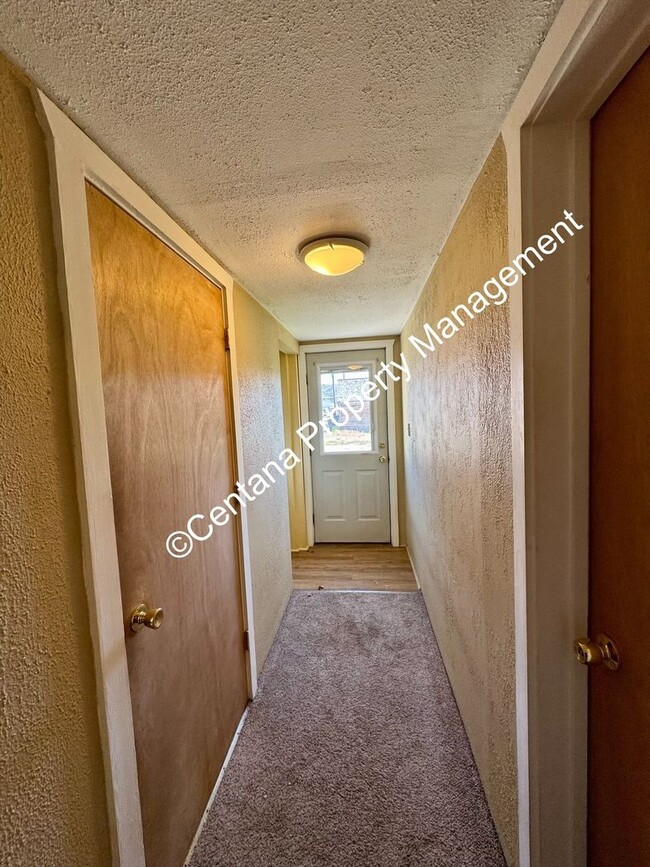 Building Photo - 1 Bed 1 Bath located in the heart of Anaconda
