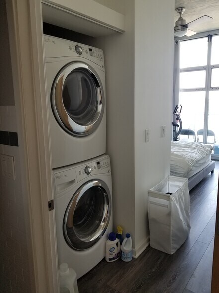 Washer/Dryer included - 1620 S Michigan Ave