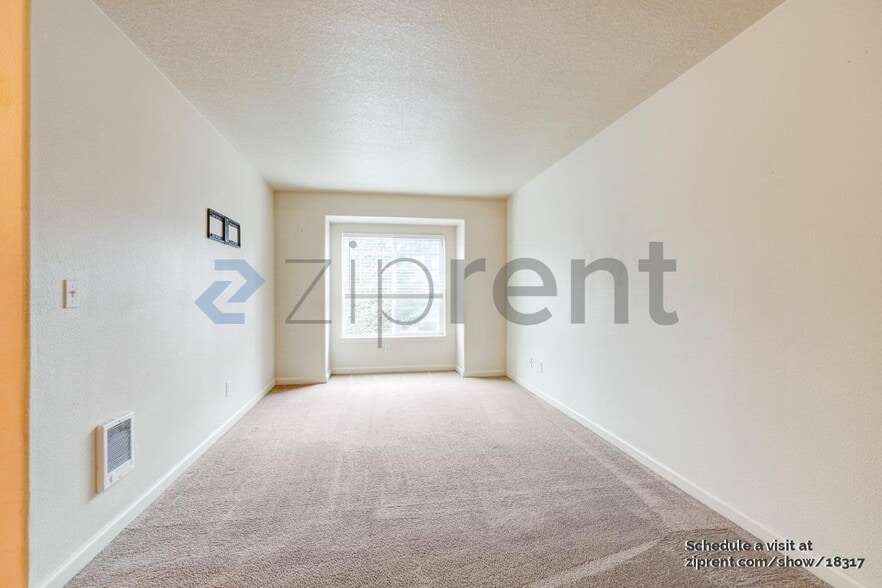 Building Photo - 2729 Rossiter Ln