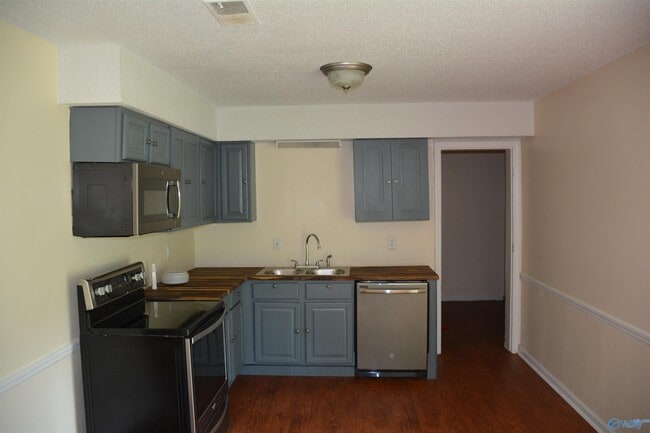 Building Photo - 6231 Maywick Dr NW