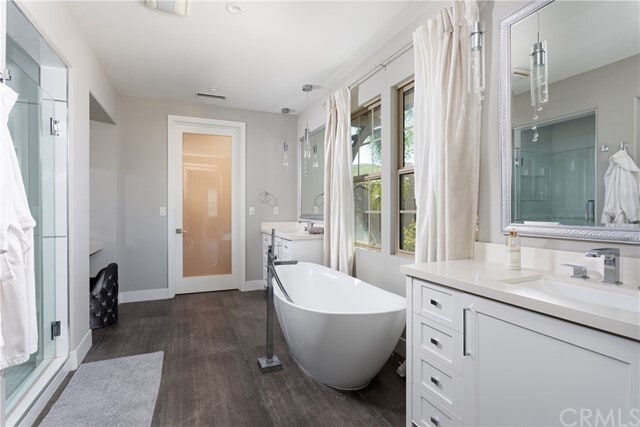 Building Photo - 6 Julia St