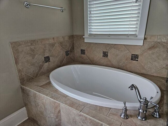 Building Photo - Live at the Saluda River Club