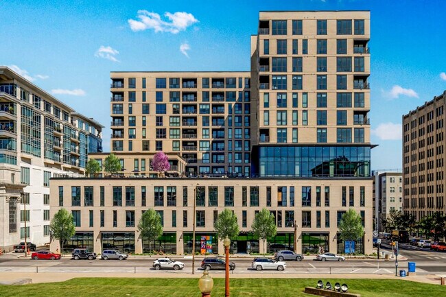 Building Photo - 421 N Pennsylvania St