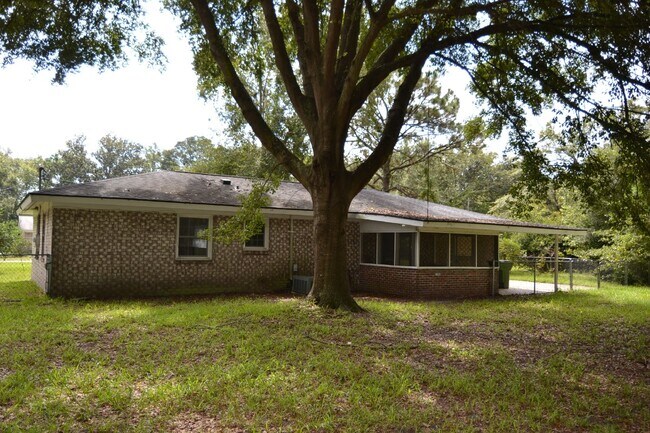 Building Photo - Home For Rent