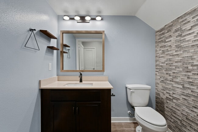 Building Photo - 105 Red Brick Dr