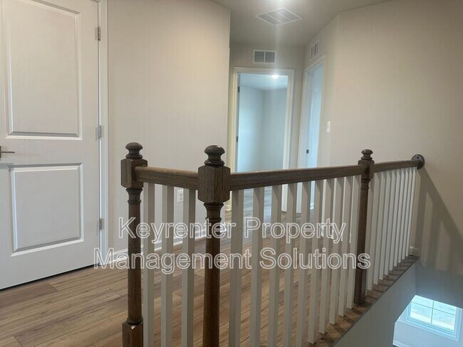 Building Photo - 121 Gibraltar Dr