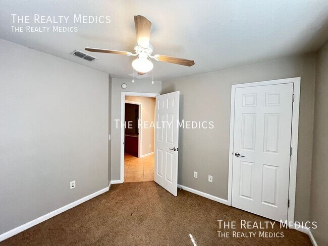 Building Photo - 4067 SW 46th Terrace