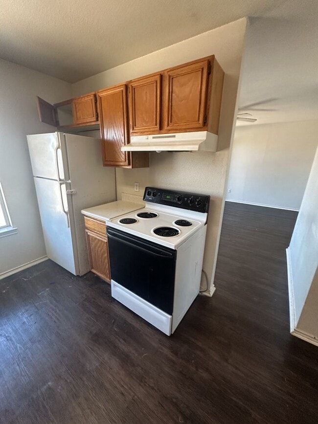 Building Photo - AVAILABLE NOW; APPLY TODAY AT OUR WEBSITE!!