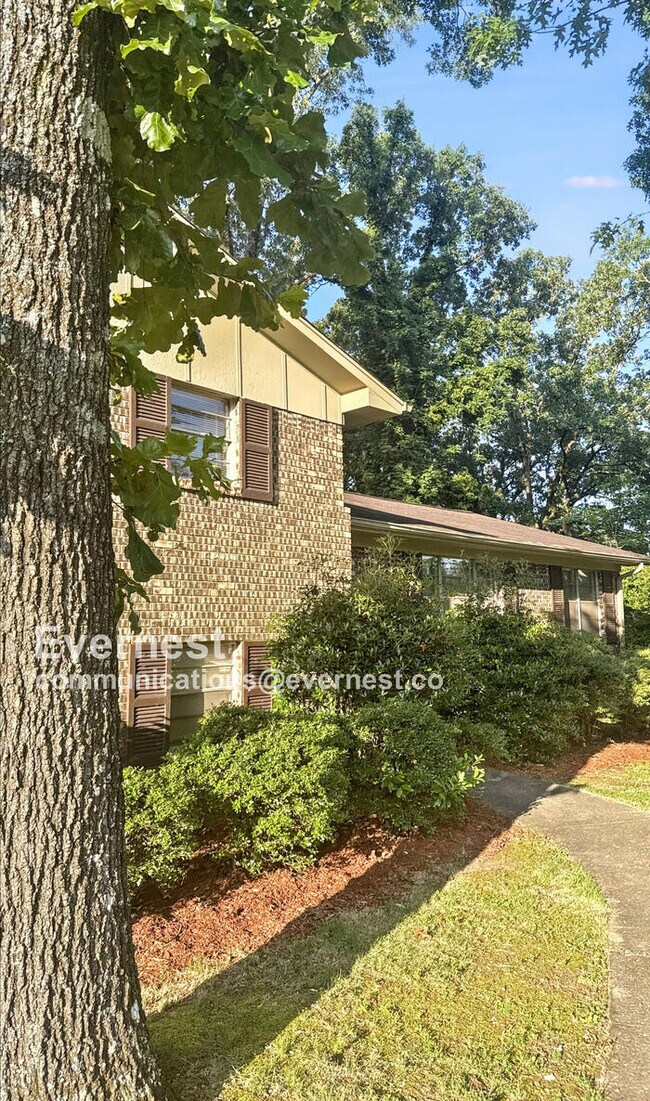 Primary Photo - 913 21st Ave NW