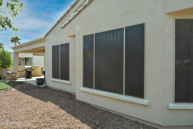 Building Photo - 13436 W La Vina Dr