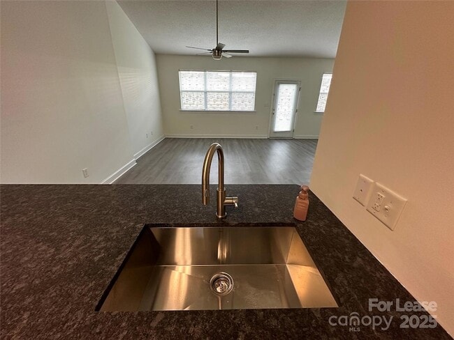 Building Photo - 6277 Alyssum Pl