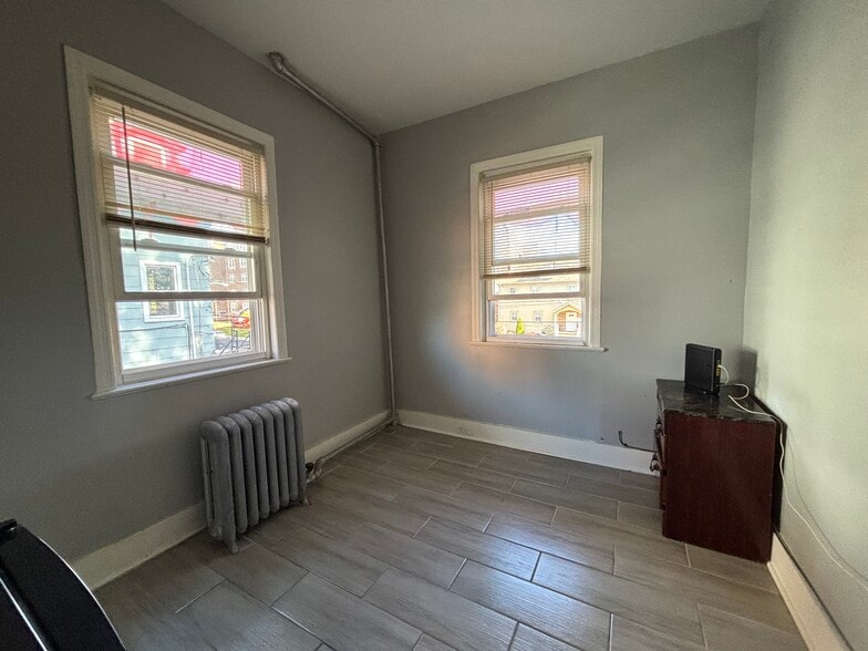 Building Photo - 62 Dehart Pl